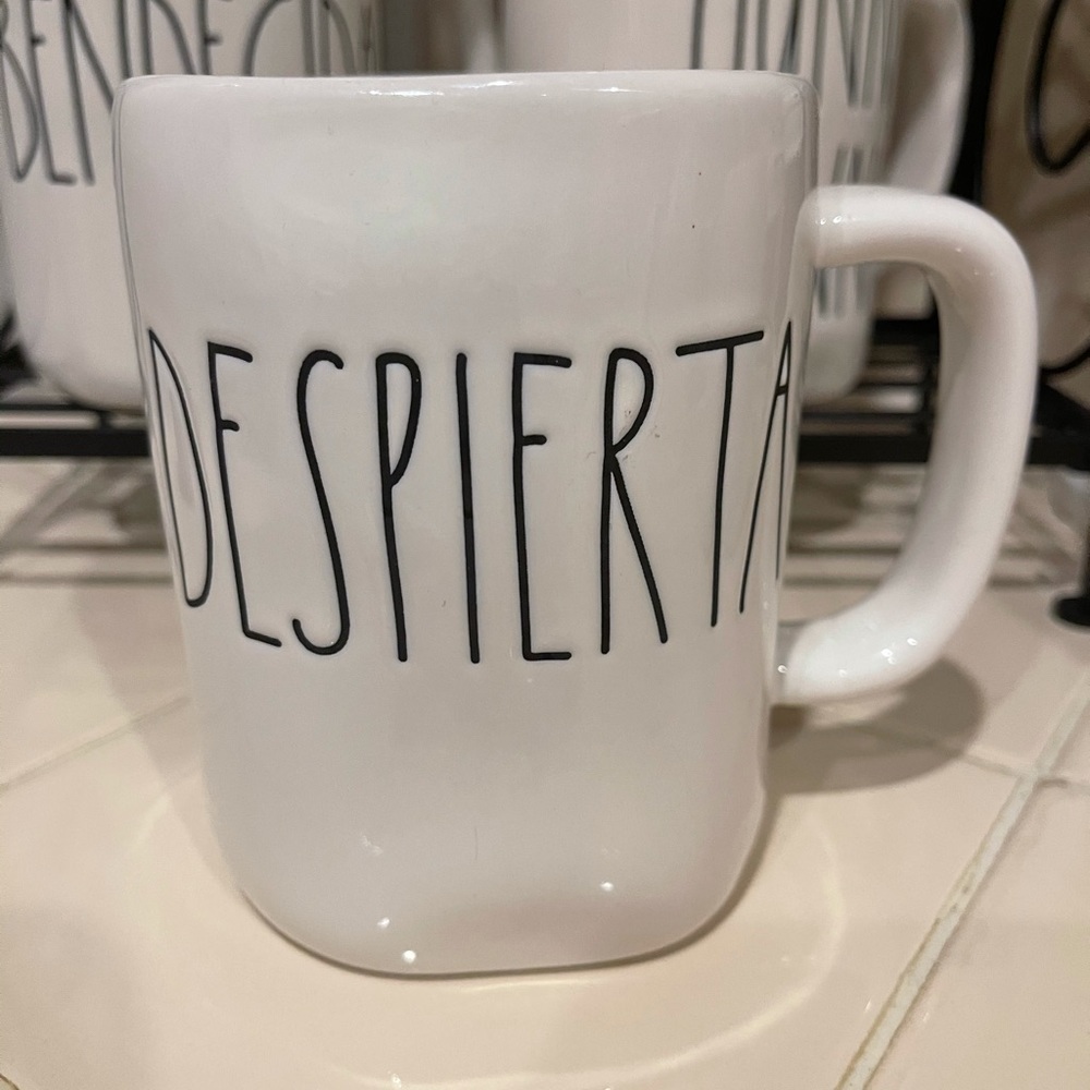 Rae Dunn DESPIERTA Mug